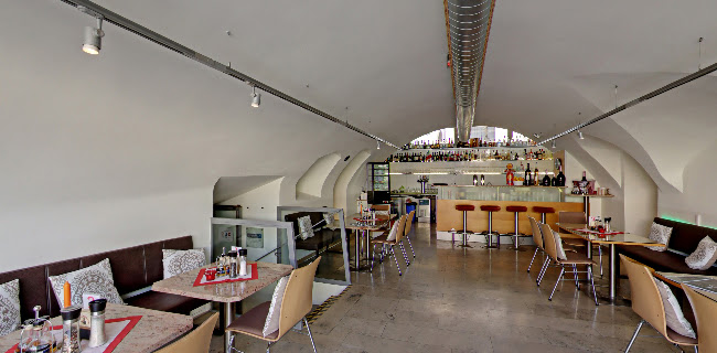 Osteria Pizzeria Vino e Altro im Kulturcafé