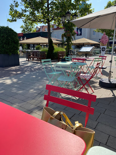 Designer-Outlet-Straße 1, 7111 Parndorf