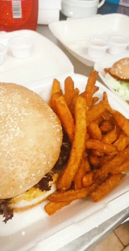 Gasthaus Esswerk by Hirschenwirt St. Johann im Pongau