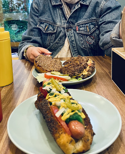 Comentarii opinii despre Dazwischen