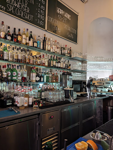 St. Art Galerie-Café-Cocktailbar - Gastronomie und Hotellerie