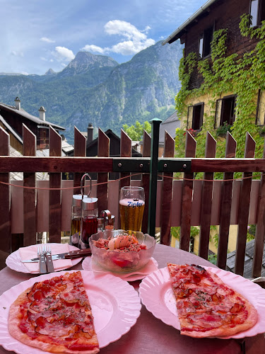 Opinii despre Pizzería Jugendherberg Restaurant în Hallstatt - Gastronomie und Hotellerie