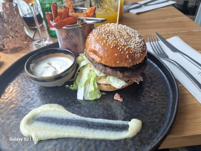 Calouba - Gastronomie und Hotellerie