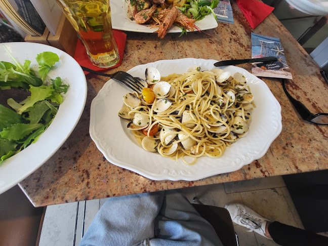 Osteria Pizzeria Vino e Altro im Kulturcafé - Gastronomie und Hotellerie