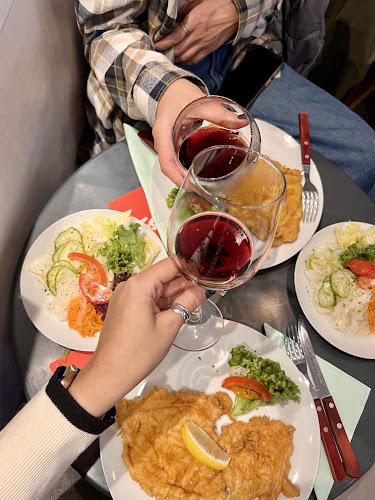 Comentarii opinii despre Moment Cafe and Restaurant