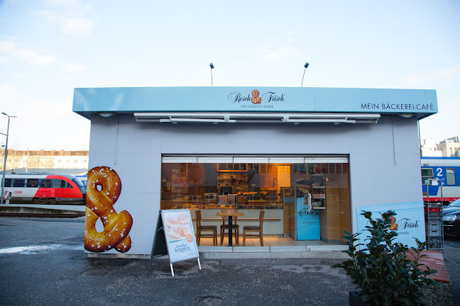 Bäckerei-Café Resch&Frisch Mühlkreisbahnhof