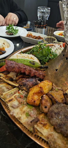 Opinii despre Diyar Restaurant-Cafe-Etli Ekmek în Wien - Gastronomie und Hotellerie
