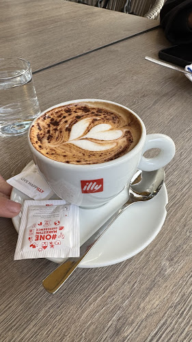 Opinii despre Türkis Restaurant Donau Zentrum în Wien - Gastronomie und Hotellerie