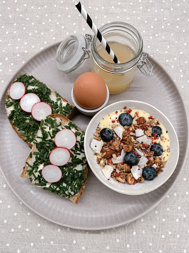 Mille Fleurs Café & More