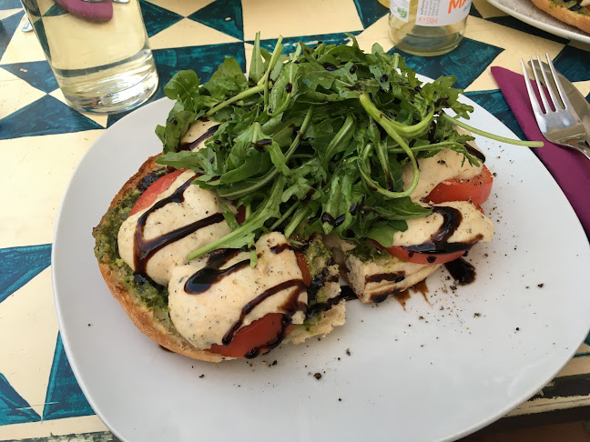 Comentarii opinii despre GustaV