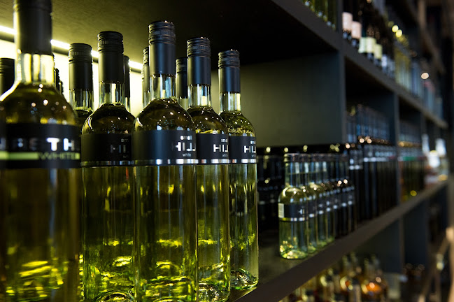 Leo HILLINGER Wineshop & Bar Kitzbühel - Gastronomie und Hotellerie