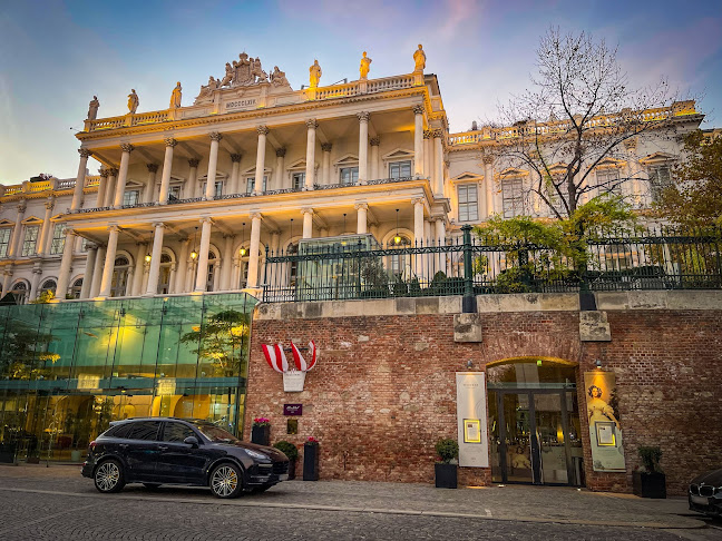 Weinarchiv im Palais Coburg - Wien