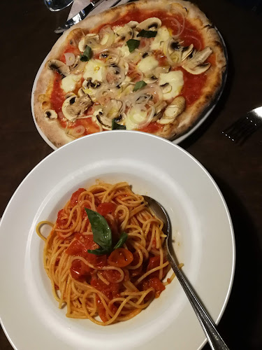 Opinii despre Pizzeria Ciro în Salzburg - Gastronomie und Hotellerie