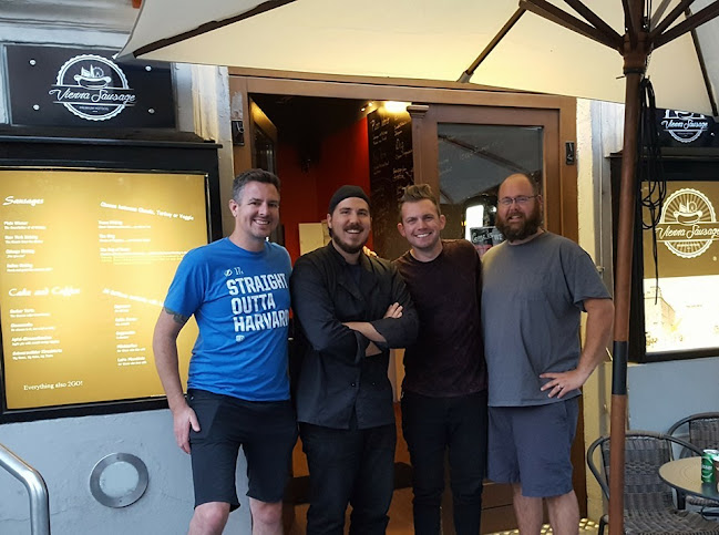 Opinii despre Vienna Sausage în Wien - Gastronomie und Hotellerie