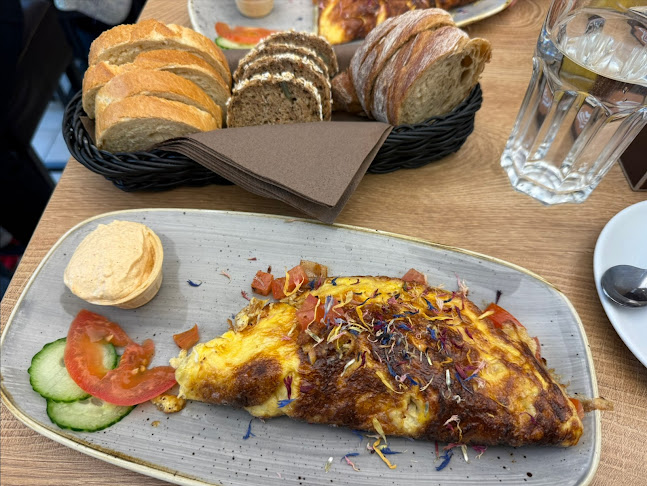 Comentarii opinii despre Breakfast Club