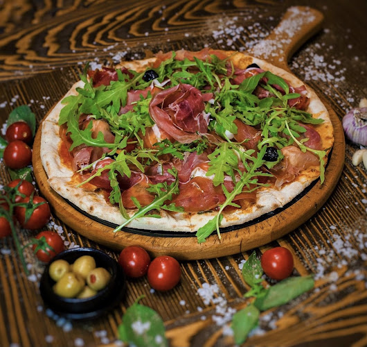 Opinii despre Pizzeria Madera în Wien - Gastronomie und Hotellerie