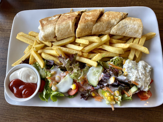 Papa Roy Pizzeria Restaurant Café