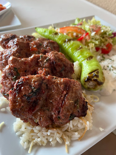 Kurtis Kebap und Pizza Ratzersdorf - Gastronomie und Hotellerie