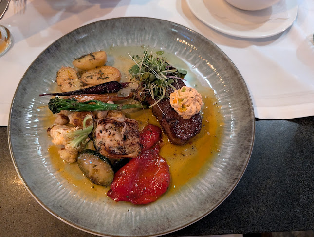 BiNis Restaurant & Bar - Gastronomie und Hotellerie