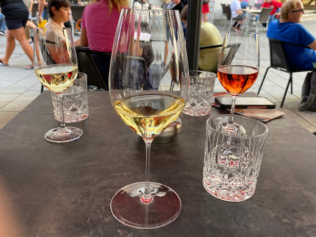 WEIN & CO Salzburg Platzl – Weinbar & Shop