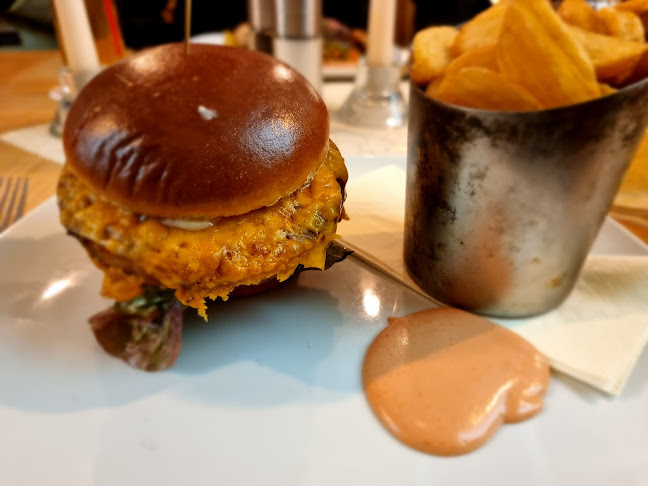 Panima - Gastronomie und Hotellerie