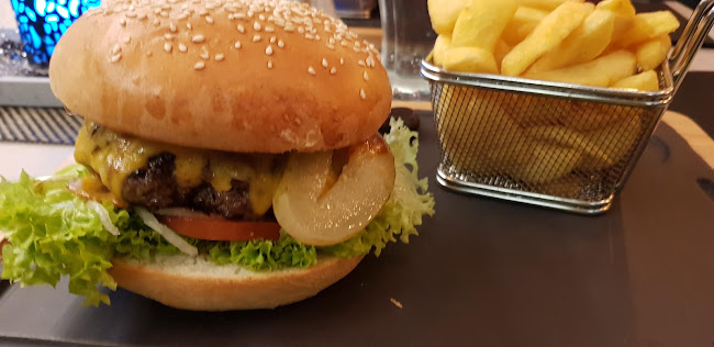 Comentarii opinii despre Surfers