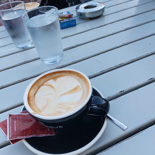 Opinii despre Piazza Colombo în Wien - Gastronomie und Hotellerie