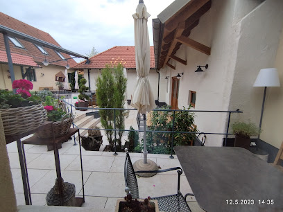 Hausgnost - Gasthaus an der Kreuzung