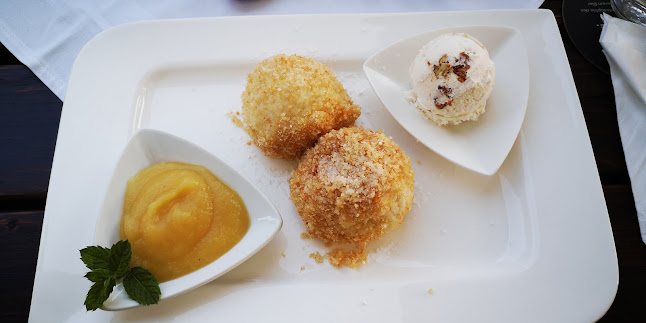 Opinii despre Gasthaus Mayrhof în Mattsee - Gastronomie und Hotellerie