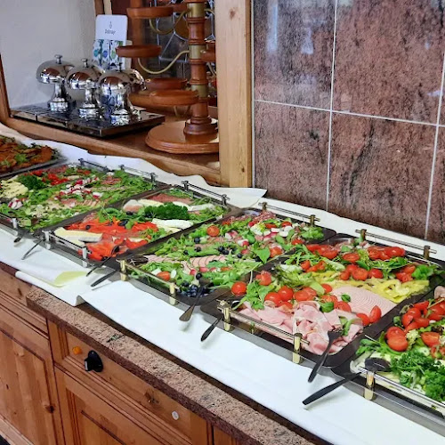 Opinii despre Elmar´s Partyservice, Catering & Partner´s Landgasthof în Obsteig - Gastronomie und Hotellerie