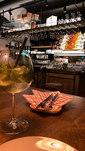 Piazza Colombo - Gastronomie und Hotellerie