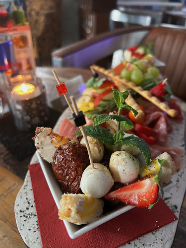 Opinii despre Plaza Café & Bar în Enns - Gastronomie und Hotellerie