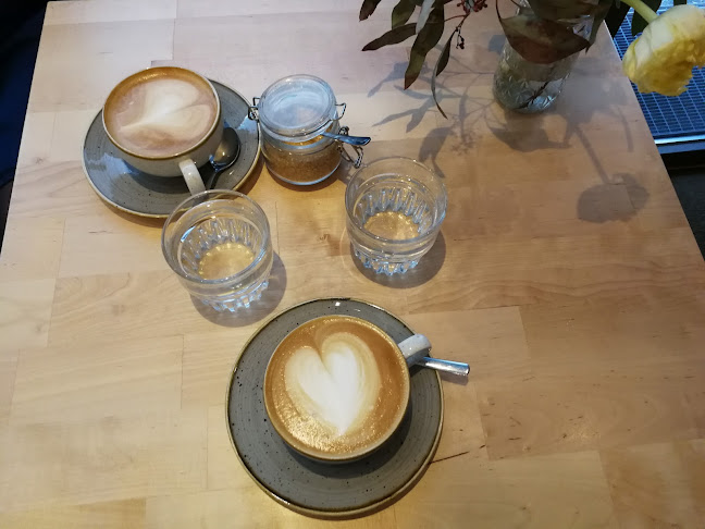 Opinii despre Café Crema în Innsbruck - Gastronomie und Hotellerie