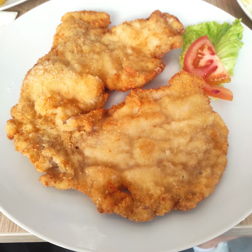 Moment Cafe and Restaurant - Gastronomie und Hotellerie