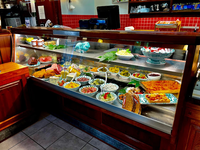 Comentarii opinii despre Heuriger Maly