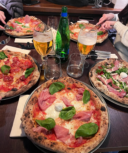 Opinii despre Via Toledo Enopizzeria în Wien - Gastronomie und Hotellerie