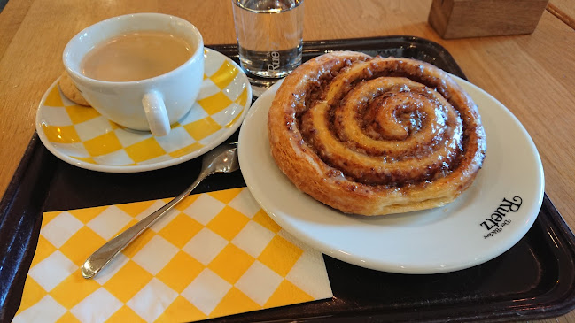 Opinii despre Der Bäcker Ruetz în Hall in Tirol - Gastronomie und Hotellerie