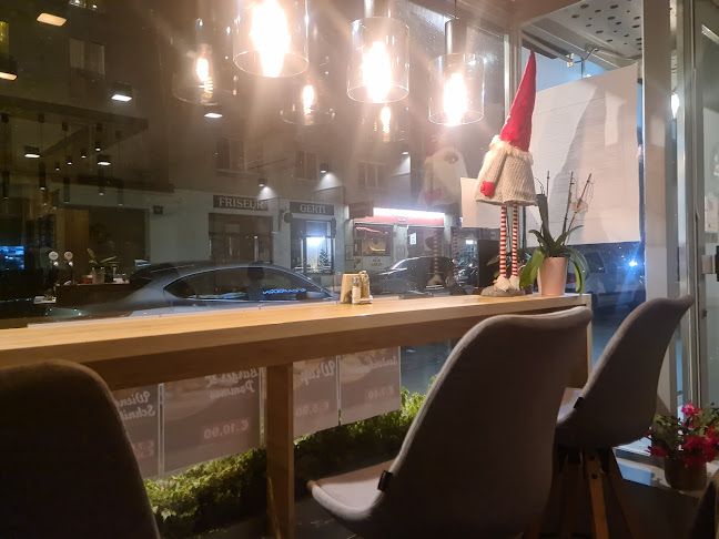 Comentarii opinii despre Moment Cafe and Restaurant