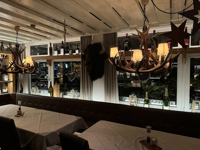 Asado's Steakhouse, Bar & Lounge - Gastronomie und Hotellerie