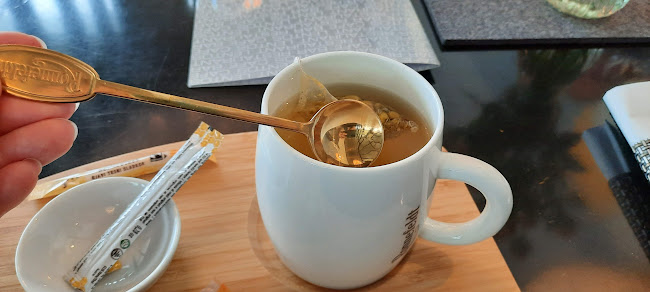 Lentos Cafe-Bar-Restaurant