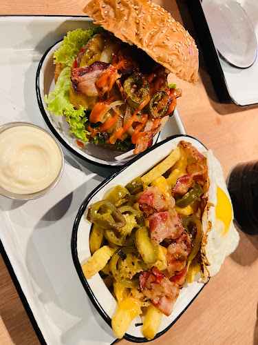 Omnom Burger - Gastronomie und Hotellerie