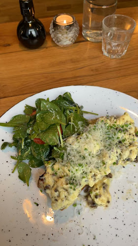 Café Zehnsiebzig - Wien