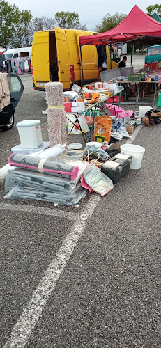 Opinii despre Flohmarkt im Autokino Wien în Groß-Enzersdorf - Gastronomie und Hotellerie