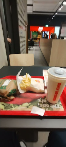 Opinii despre BURGER KING® Vienna Airport Terminal 1 în Schwechat - Gastronomie und Hotellerie