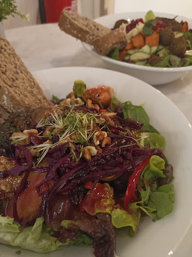 Comentarii opinii despre dean&david | Bowls, Salate, Curries & Snacks im Ankunftsbereich Flughafen Wien