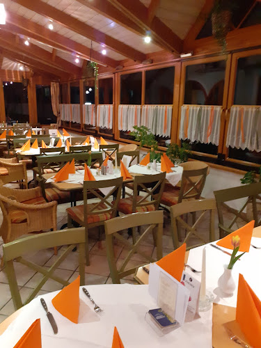 Opinii despre Weissmühner Stub'n în Vöcklamarkt - Gastronomie und Hotellerie