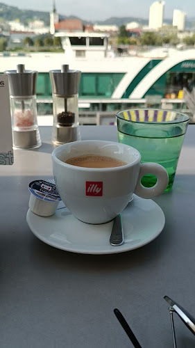 Opinii despre Lentos Cafe-Bar-Restaurant în Linz - Gastronomie und Hotellerie