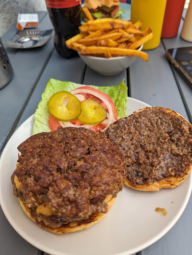 Dazwischen - Gastronomie und Hotellerie