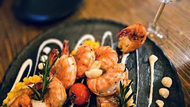 Asado's Steakhouse, Bar & Lounge