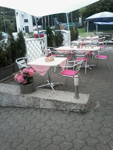 Opinii despre Restaurant Kanonenhof "Alpe-Adria-Spezialitäten" în Lambichl - Gastronomie und Hotellerie